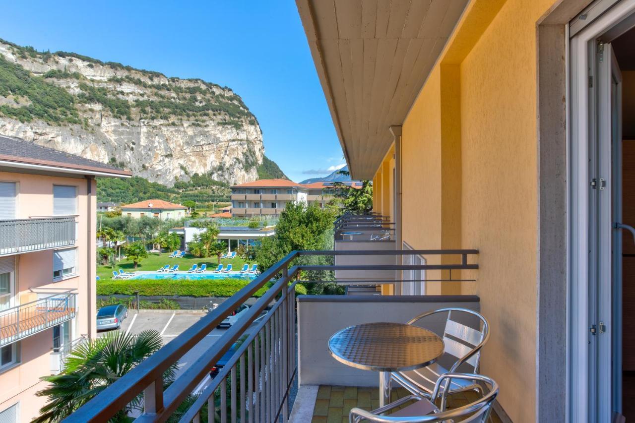 Hotel Roma Torbole Sul Garda Exterior foto